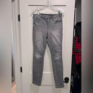 Women’s Athleta Jeans. Sculptek - designed for performance and movement.